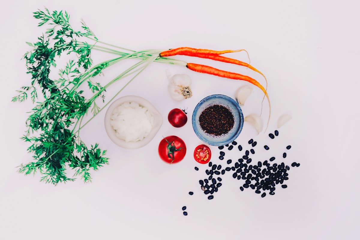 Salad quinoa dengan sayuran segar